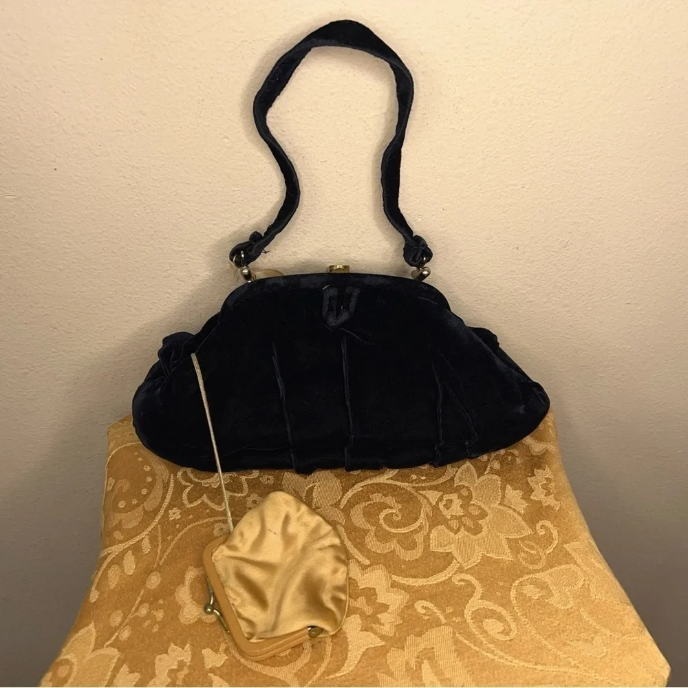 VINTAGE 1930’s ERA DARK BLUE VELVET HANDBAG PURSE RETRO PINUP SATIN LINED FORMAL